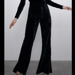 *NWOT* Zara Women’s Textured Velvet Flared Pants